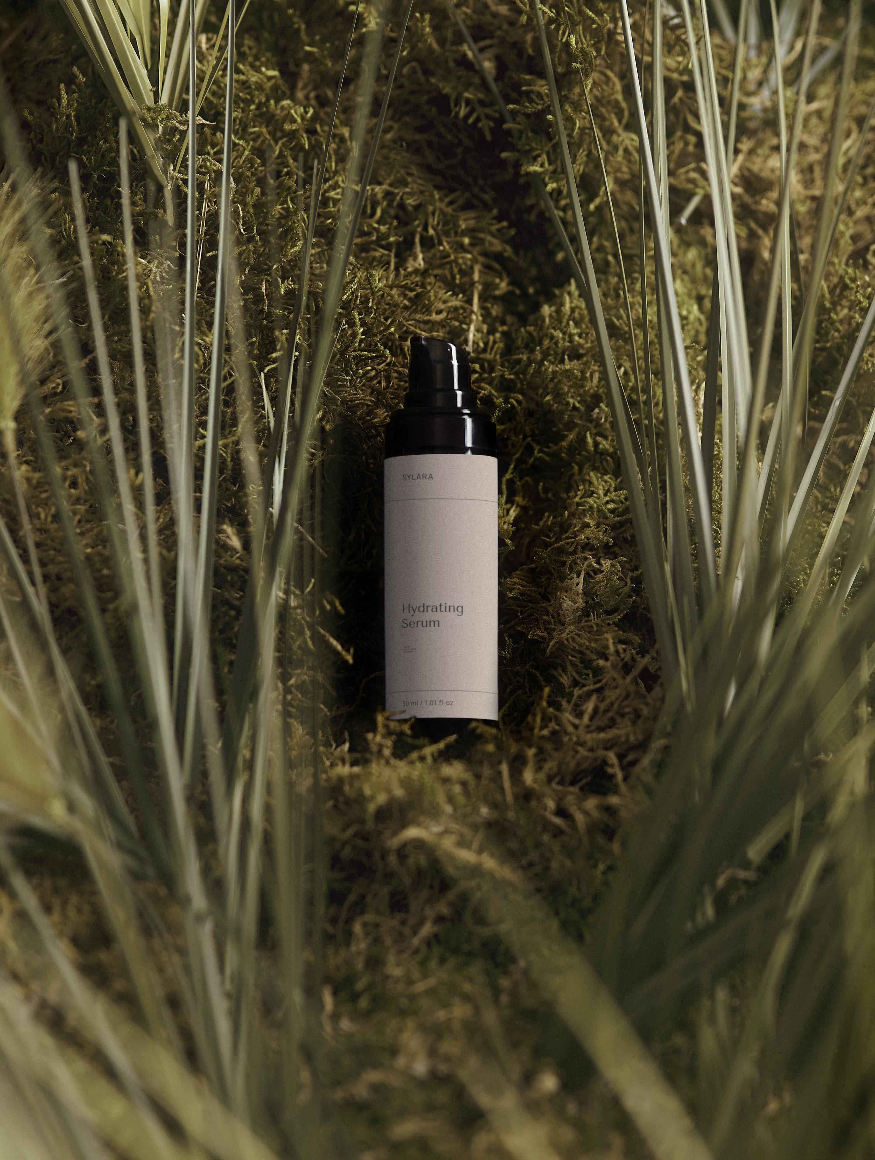 Hydrating Serum with Bisabolol & Peony Extract for Deep Moisture